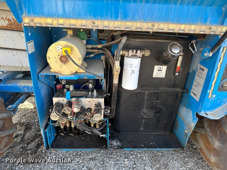 image for item EA1959 2006 Genie GS-2668 RT scissor lift