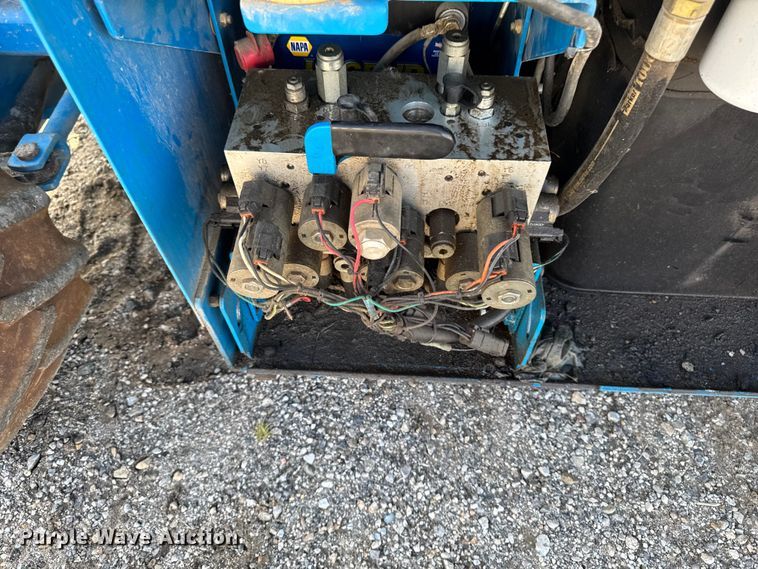 image for item EA1959 2006 Genie GS-2668 RT scissor lift