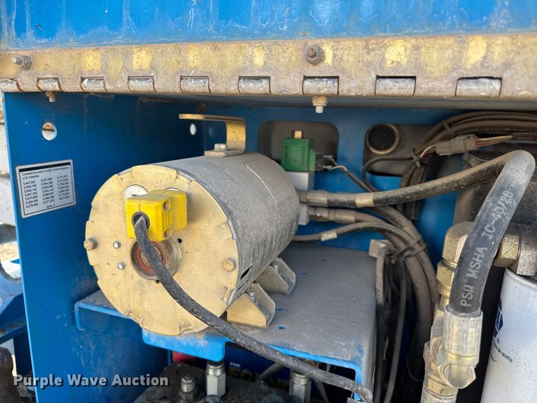 image for item EA1959 2006 Genie GS-2668 RT scissor lift