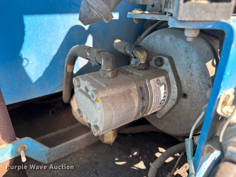 image for item EA1959 2006 Genie GS-2668 RT scissor lift