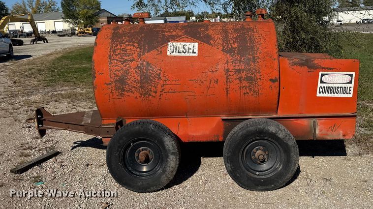 image for item EA1974 Fuel trailer