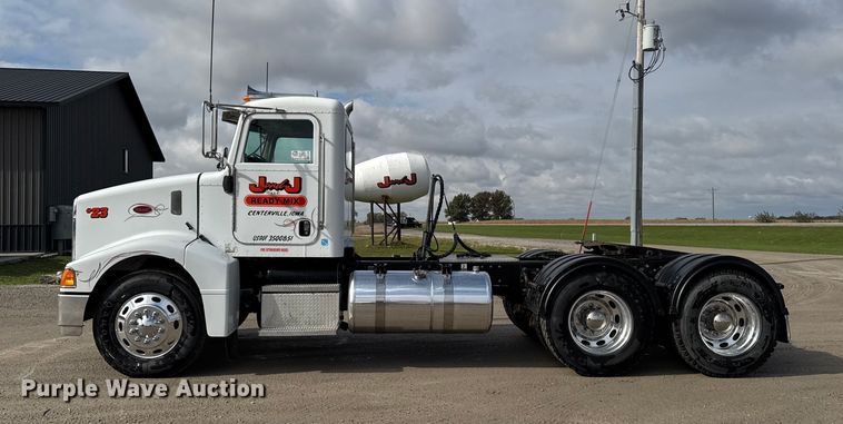 image for item EA1978 2006 Peterbilt 385 semi truck