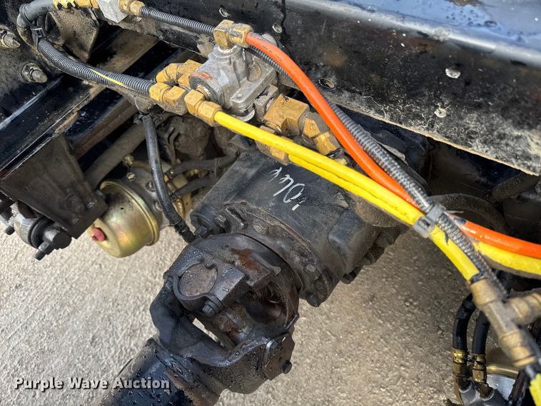 image for item EA1978 2006 Peterbilt 385 semi truck