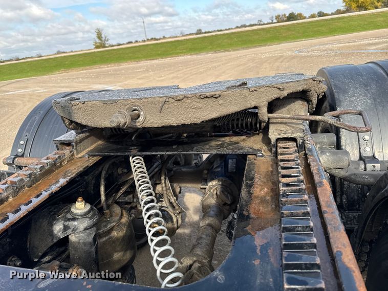 image for item EA1978 2006 Peterbilt 385 semi truck