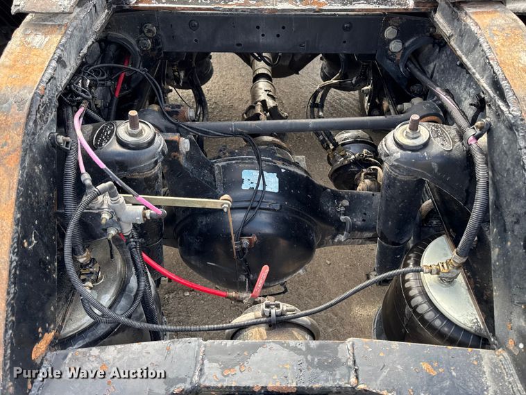 image for item EA1978 2006 Peterbilt 385 semi truck