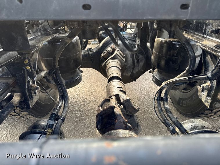 image for item EA1978 2006 Peterbilt 385 semi truck