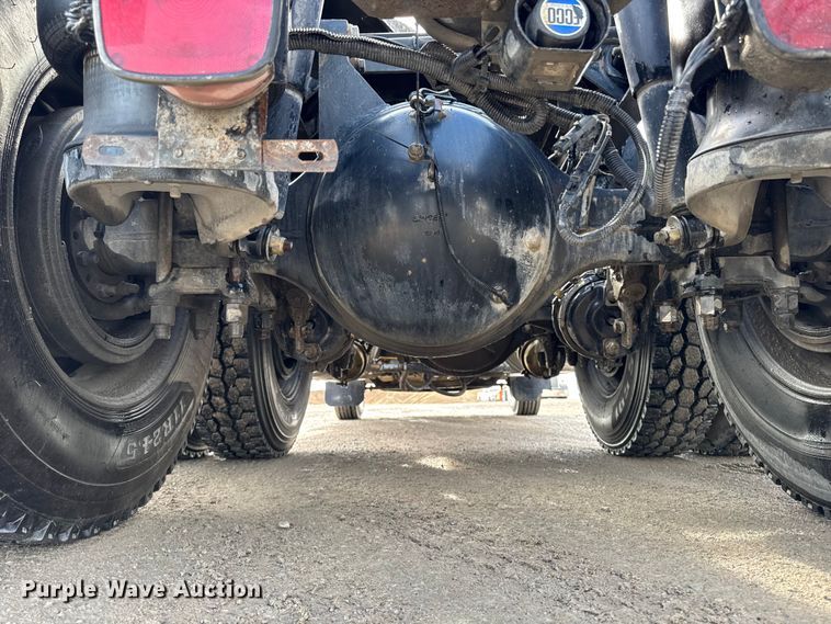 image for item EA1978 2006 Peterbilt 385 semi truck