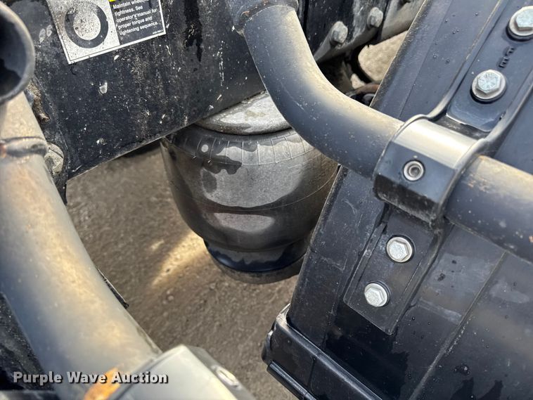 image for item EA1978 2006 Peterbilt 385 semi truck