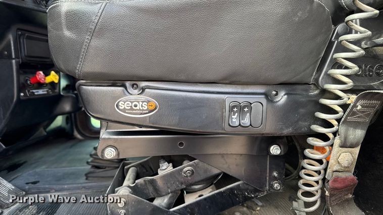 image for item EA1978 2006 Peterbilt 385 semi truck