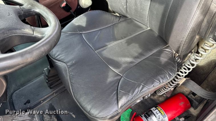 image for item EA1978 2006 Peterbilt 385 semi truck