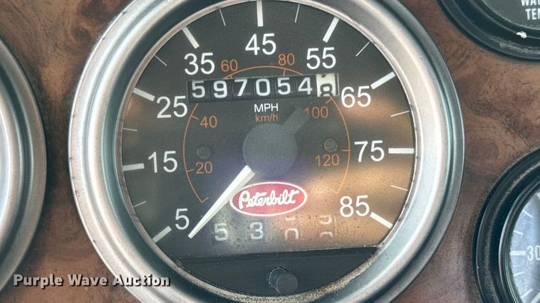 image for item EA1978 2006 Peterbilt 385 semi truck