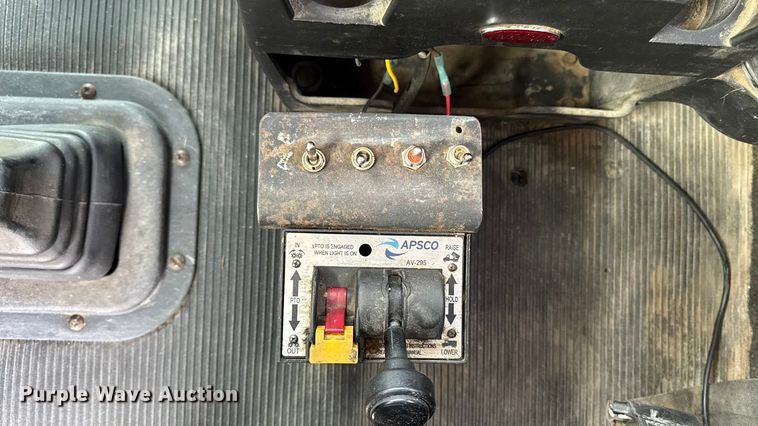 image for item EA1978 2006 Peterbilt 385 semi truck