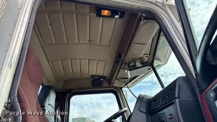 image for item EA1978 2006 Peterbilt 385 semi truck