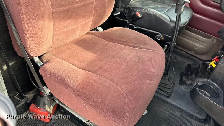 image for item EA1978 2006 Peterbilt 385 semi truck