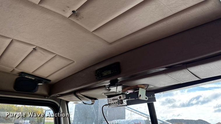 image for item EA1978 2006 Peterbilt 385 semi truck