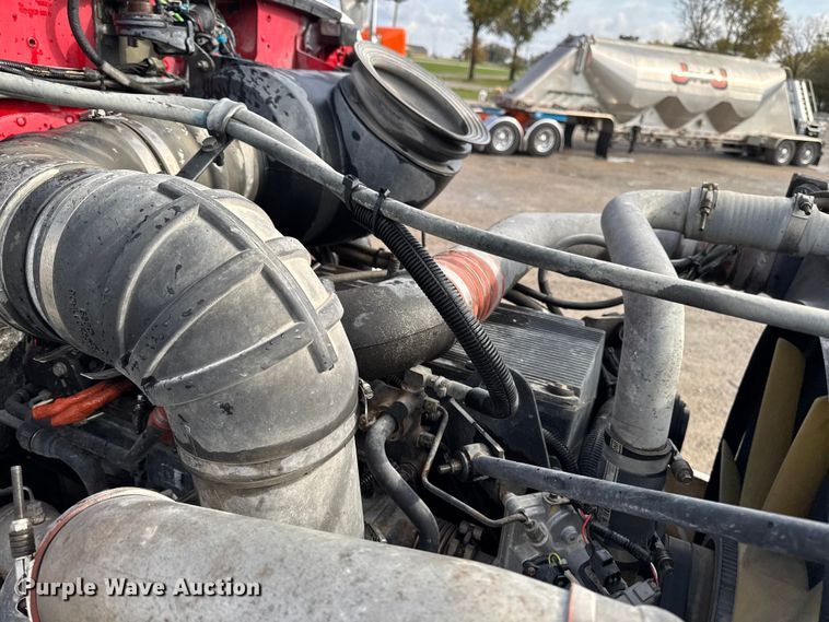 image for item EA1978 2006 Peterbilt 385 semi truck