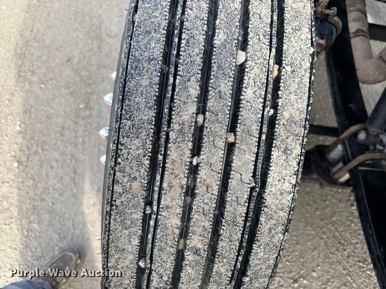 image for item EA1978 2006 Peterbilt 385 semi truck