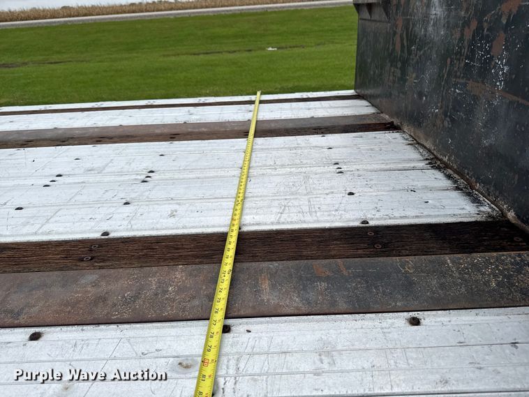 image for item EA1981 1998 Fontaine drop deck trailer