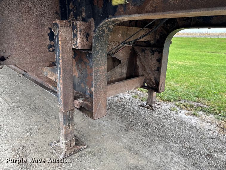 image for item EA1981 1998 Fontaine drop deck trailer