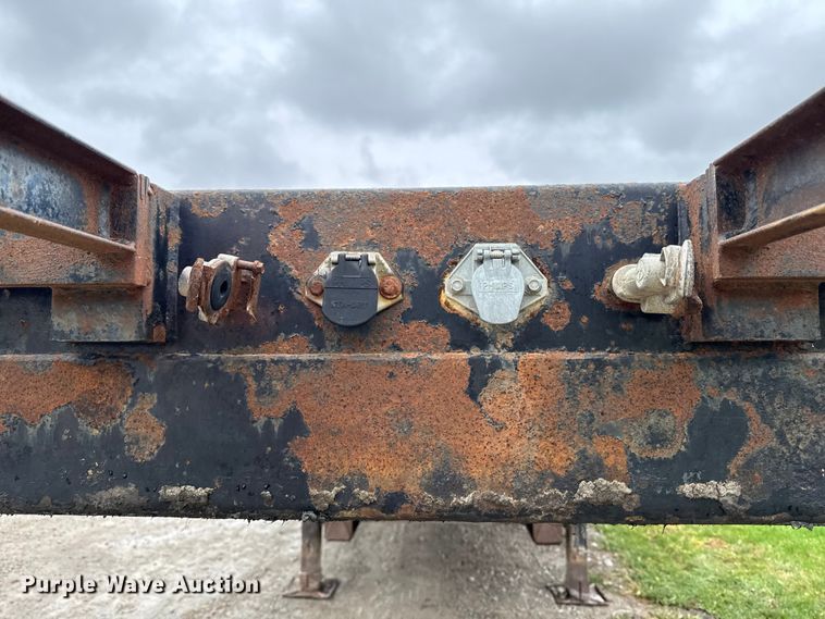 image for item EA1981 1998 Fontaine drop deck trailer