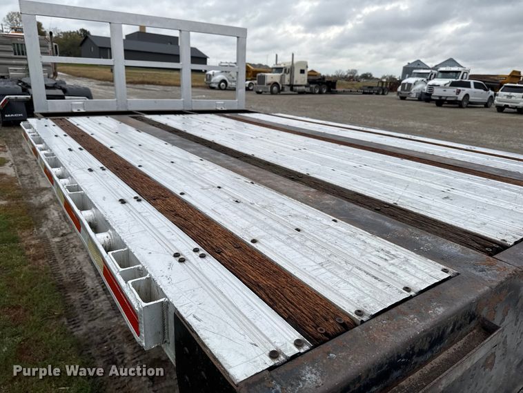 image for item EA1981 1998 Fontaine drop deck trailer