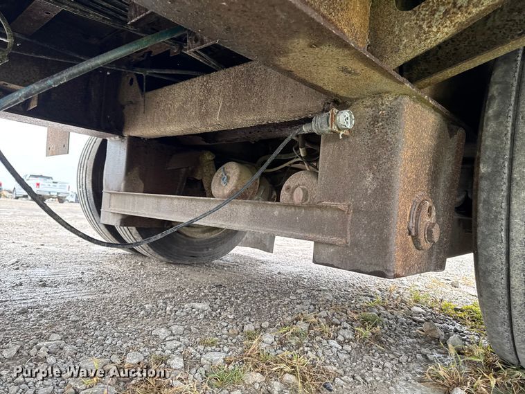 image for item EA1981 1998 Fontaine drop deck trailer