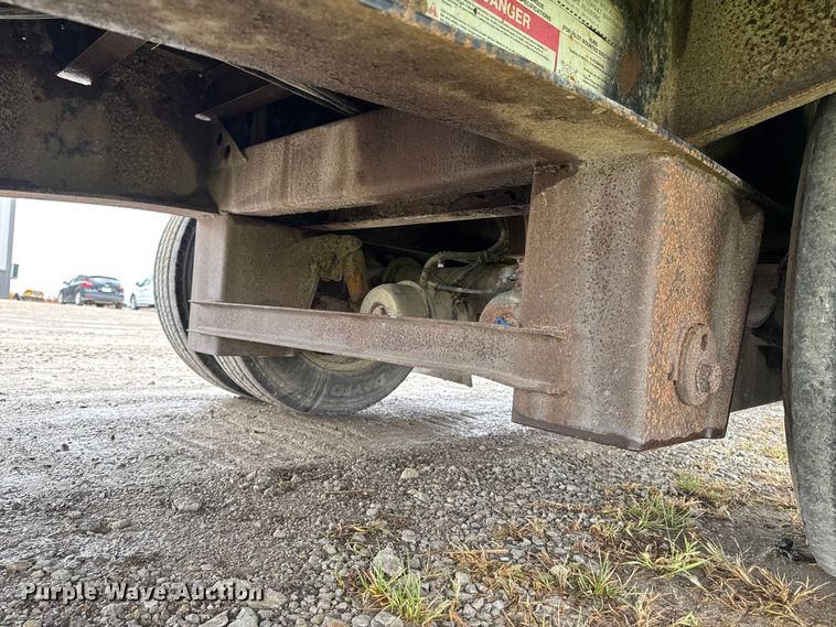 image for item EA1981 1998 Fontaine drop deck trailer