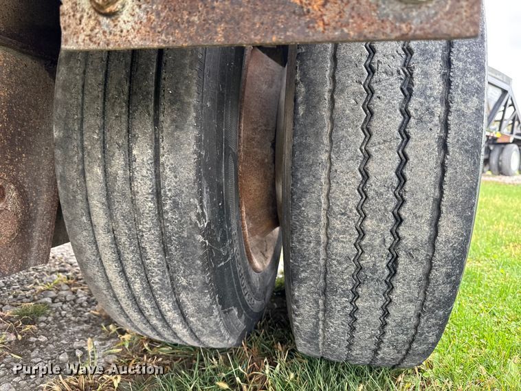 image for item EA1981 1998 Fontaine drop deck trailer