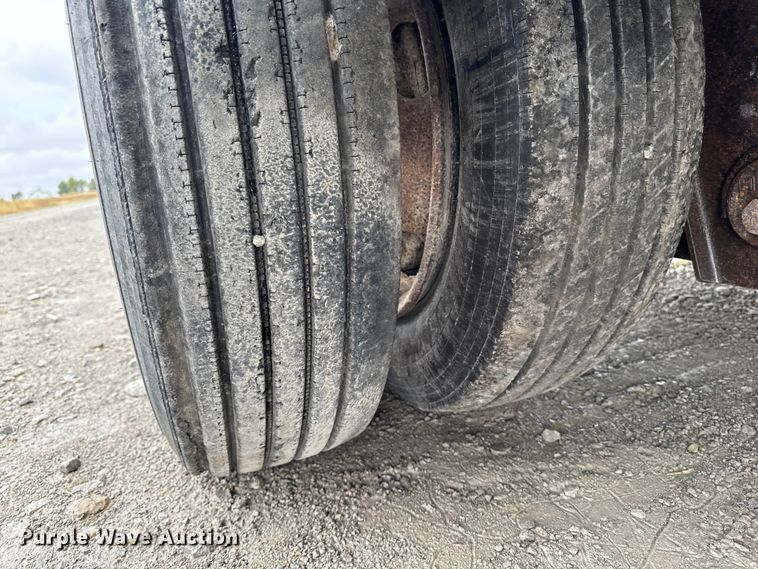 image for item EA1981 1998 Fontaine drop deck trailer