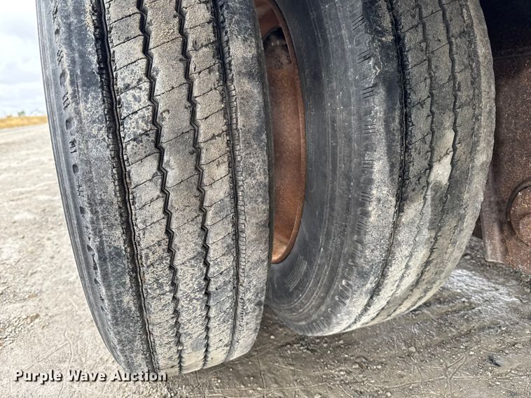 image for item EA1981 1998 Fontaine drop deck trailer