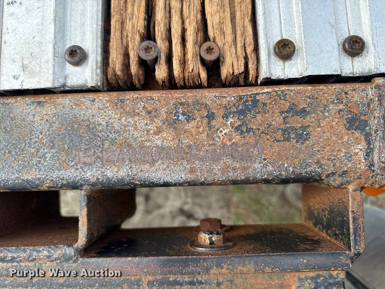 image for item EA1981 1998 Fontaine drop deck trailer