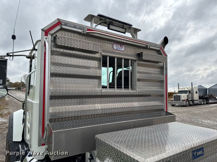 image for item EA1982 2012 Mack GU713 semi truck