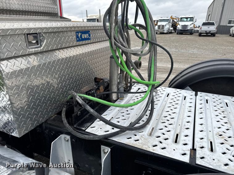 image for item EA1982 2012 Mack GU713 semi truck