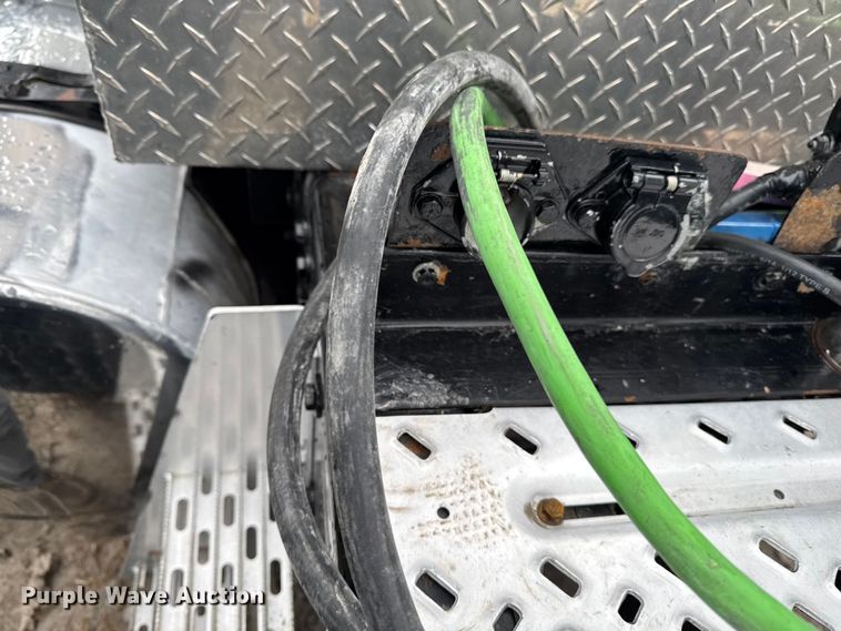 image for item EA1982 2012 Mack GU713 semi truck