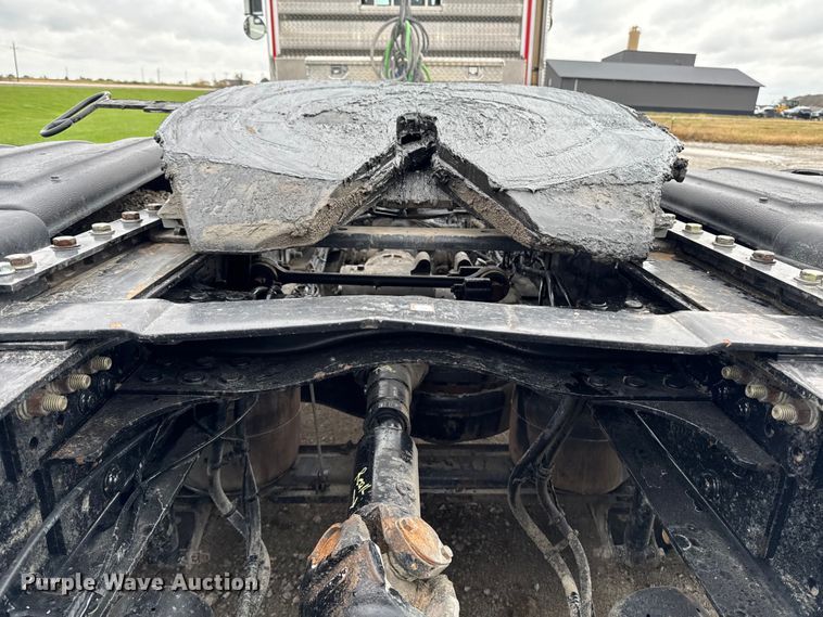 image for item EA1982 2012 Mack GU713 semi truck