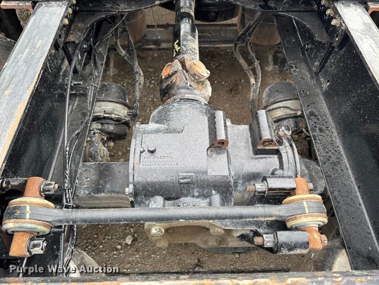 image for item EA1982 2012 Mack GU713 semi truck