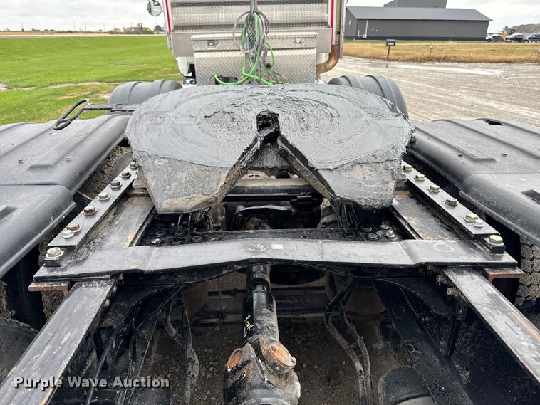 image for item EA1982 2012 Mack GU713 semi truck