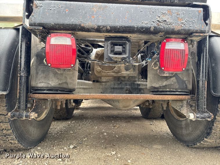 image for item EA1982 2012 Mack GU713 semi truck