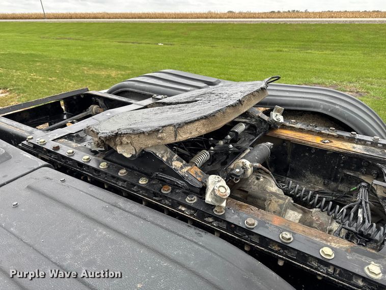 image for item EA1982 2012 Mack GU713 semi truck