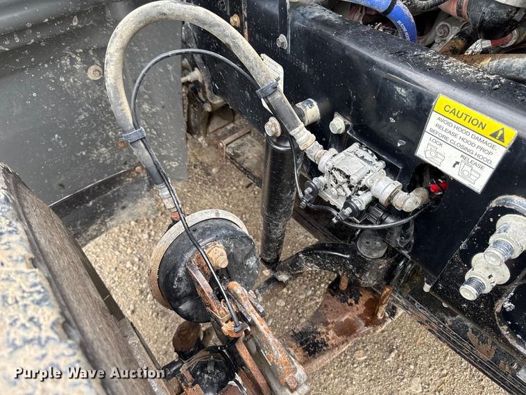 image for item EA1982 2012 Mack GU713 semi truck