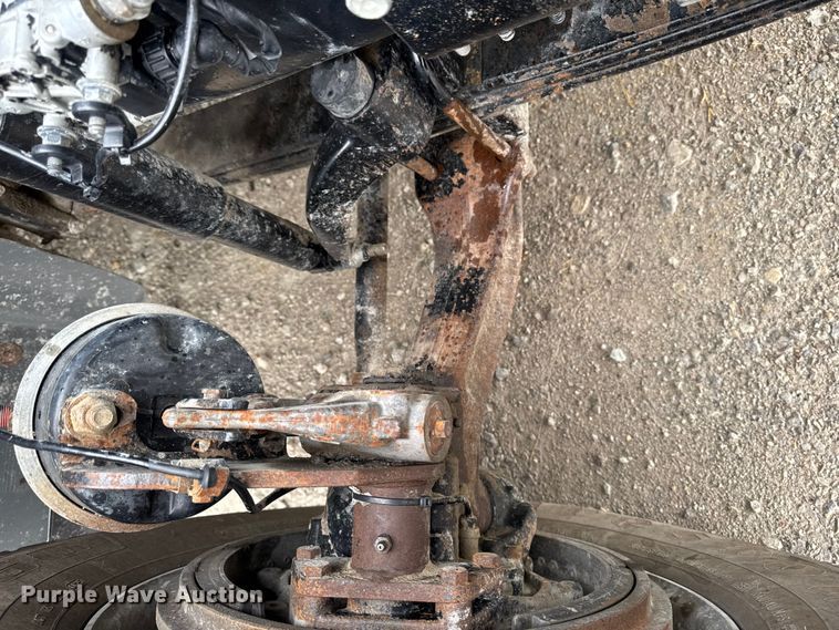 image for item EA1982 2012 Mack GU713 semi truck