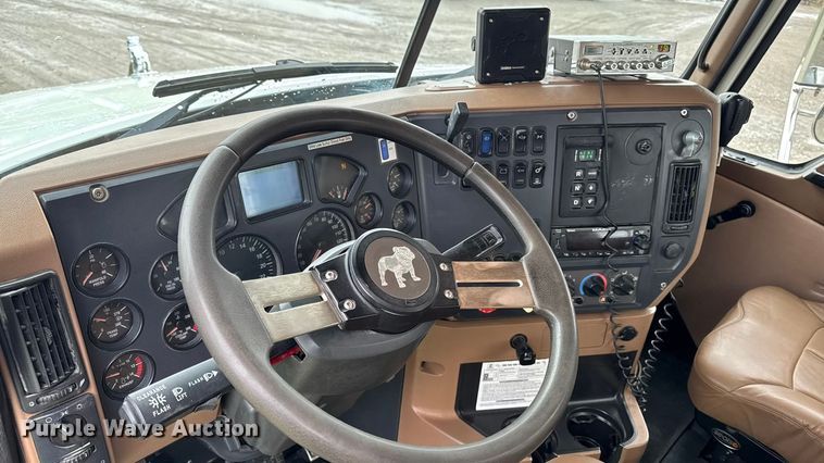 image for item EA1982 2012 Mack GU713 semi truck