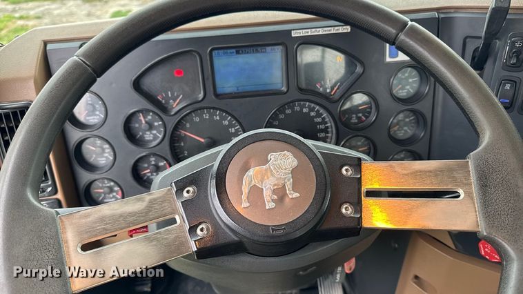 image for item EA1982 2012 Mack GU713 semi truck