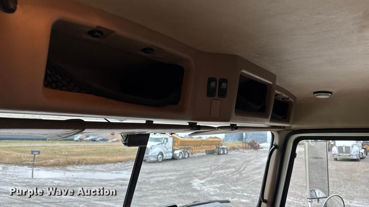 image for item EA1982 2012 Mack GU713 semi truck