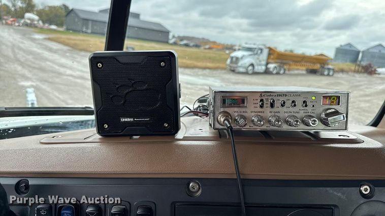 image for item EA1982 2012 Mack GU713 semi truck