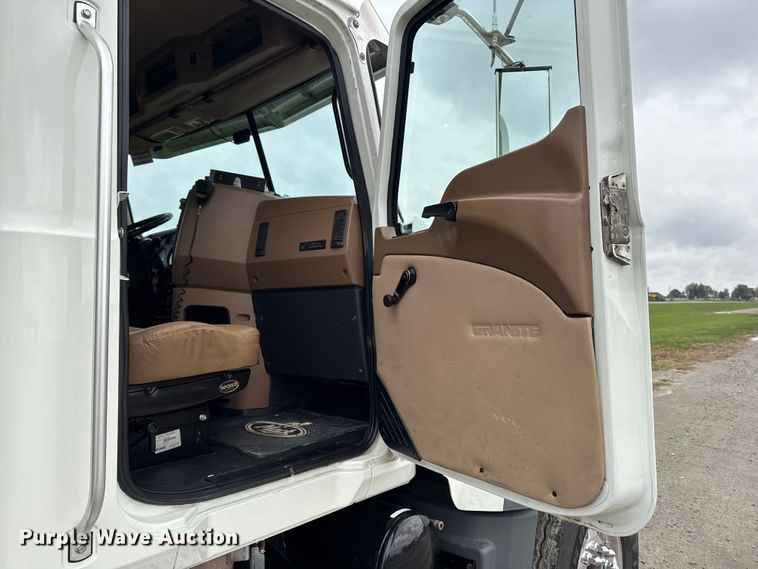 image for item EA1982 2012 Mack GU713 semi truck