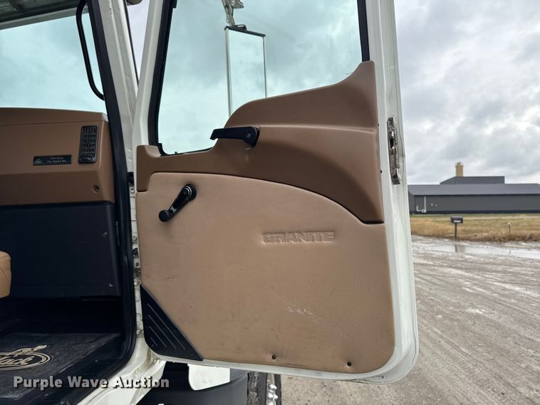 image for item EA1982 2012 Mack GU713 semi truck