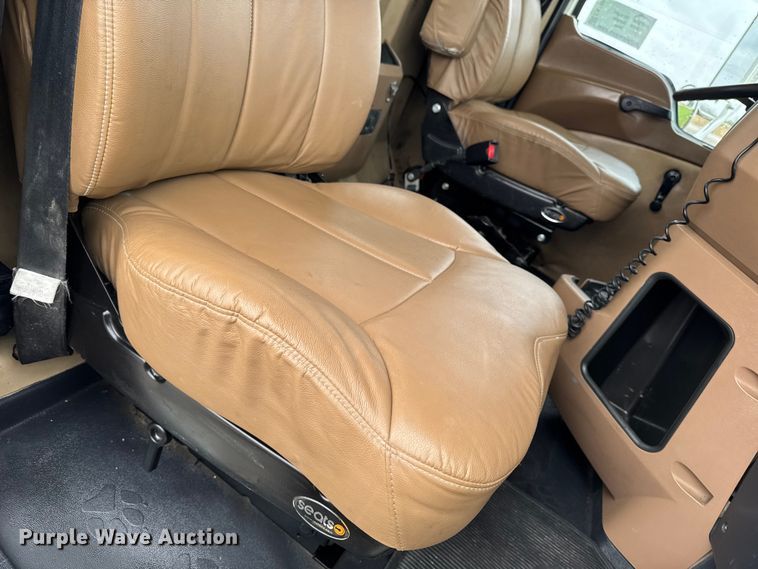 image for item EA1982 2012 Mack GU713 semi truck