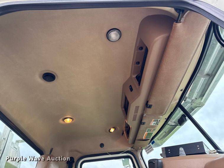 image for item EA1982 2012 Mack GU713 semi truck