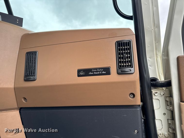 image for item EA1982 2012 Mack GU713 semi truck